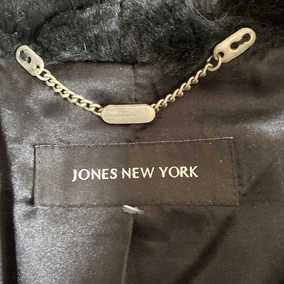 Oversized black faux fur jacket with hood - Picture 3 of 7